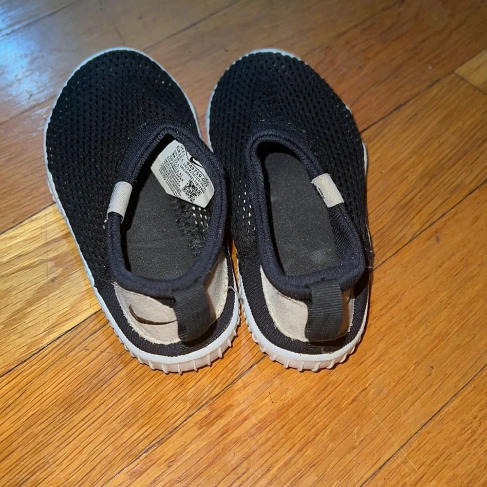 Nike water shoes
